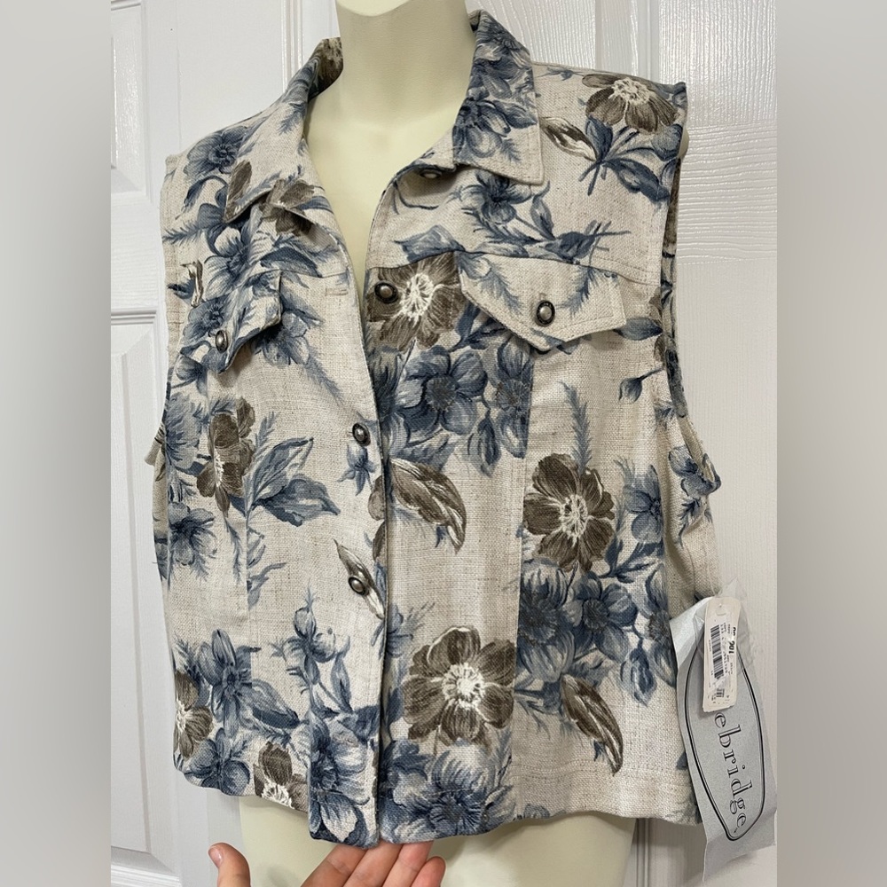 Stonebridge Linen Vest 90s Vintage
Chinoiserie Toile Pattern Blue brand new